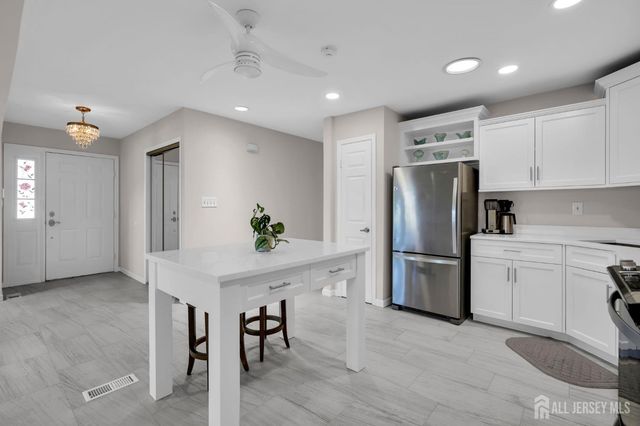 19 Hillsborough Drive A, Monroe, NJ 08831