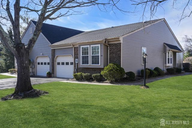 19 Hillsborough Drive A, Monroe, NJ 08831