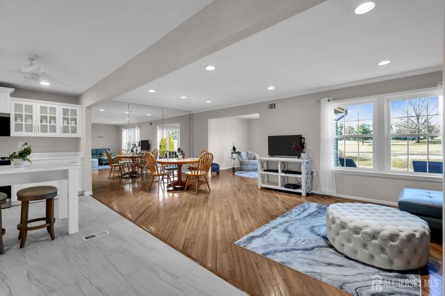 19 Hillsborough Drive A, Monroe, NJ 08831