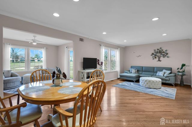 19 Hillsborough Drive A, Monroe, NJ 08831