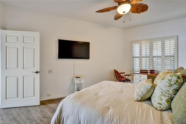 334 La Peninsula BLVD 334, Naples, FL 34113