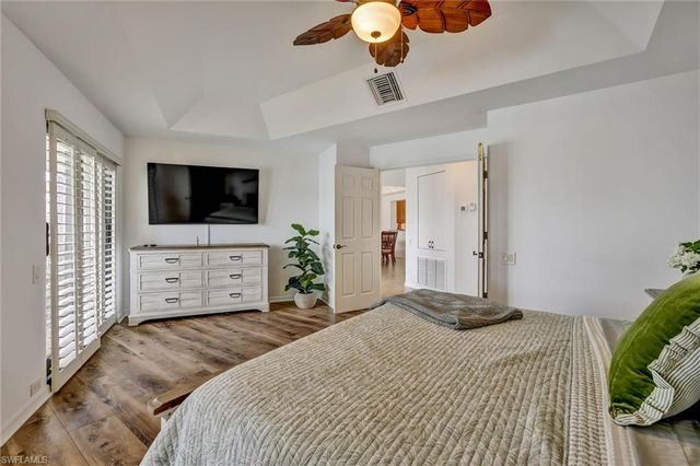 334 La Peninsula BLVD 334, Naples, FL 34113