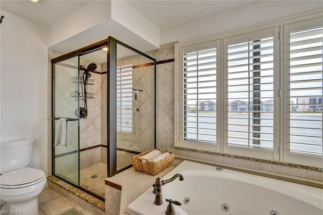 334 La Peninsula BLVD 334, Naples, FL 34113