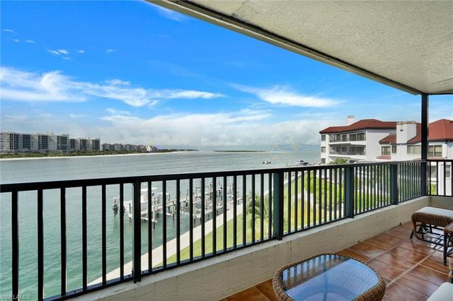 334 La Peninsula BLVD 334, Naples, FL 34113