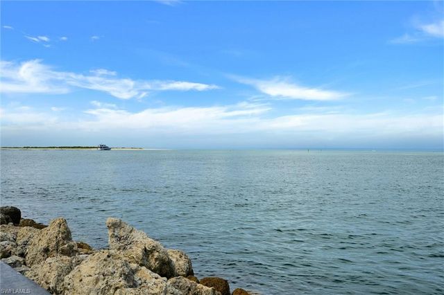 334 La Peninsula BLVD 334, Naples, FL 34113