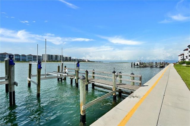 334 La Peninsula BLVD 334, Naples, FL 34113