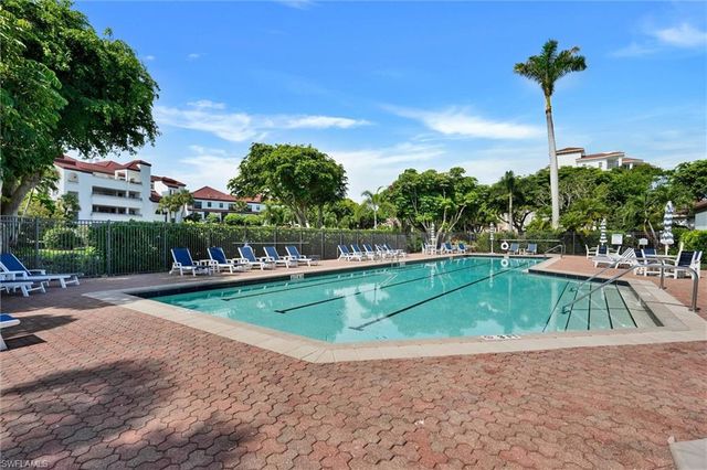 334 La Peninsula BLVD 334, Naples, FL 34113