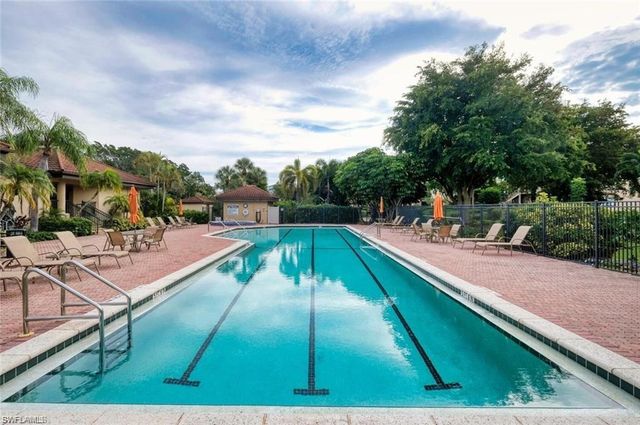 334 La Peninsula BLVD 334, Naples, FL 34113