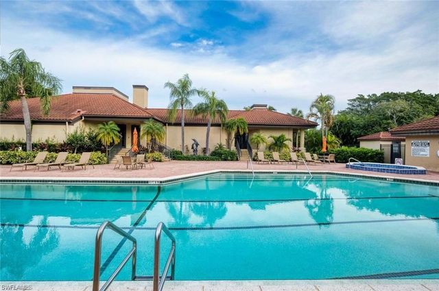 334 La Peninsula BLVD 334, Naples, FL 34113