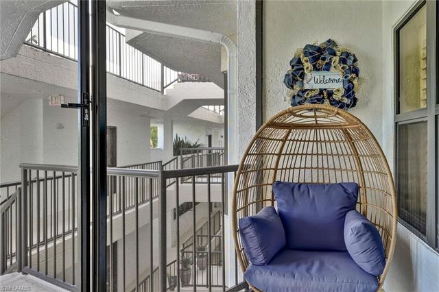 334 La Peninsula BLVD 334, Naples, FL 34113