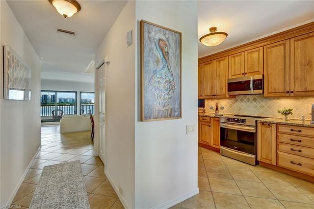 334 La Peninsula BLVD 334, Naples, FL 34113