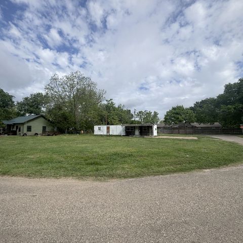 211 E Railroad St Street, Malakoff, TX 75147