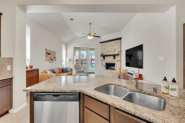 605 Chesterfield Lane, League City, TX 77573