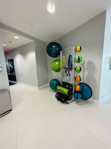 1250 S Miami Avenue 1707, Miami, FL 33130