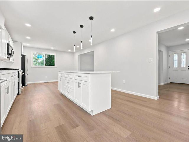 5 S SYRACUSE DR, Cherry Hill, NJ 08034