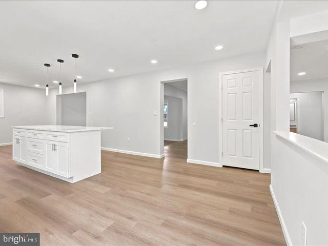 5 S SYRACUSE DR, Cherry Hill, NJ 08034