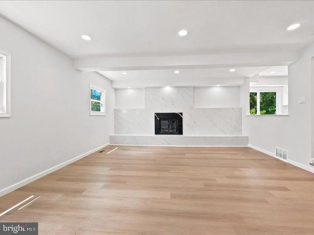 5 S SYRACUSE DR, Cherry Hill, NJ 08034