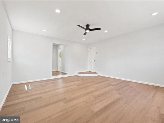 5 S SYRACUSE DR, Cherry Hill, NJ 08034
