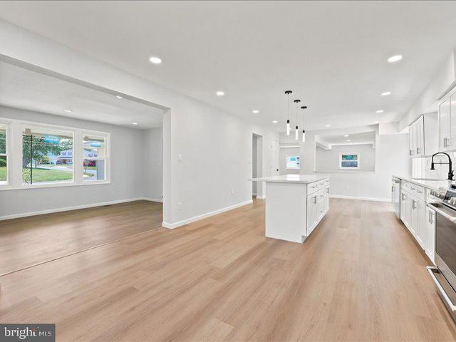 5 S SYRACUSE DR, Cherry Hill, NJ 08034