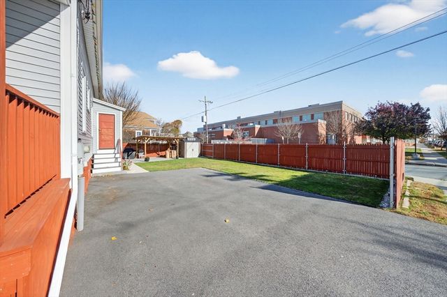 173 Glennon St, New Bedford, MA 02745
