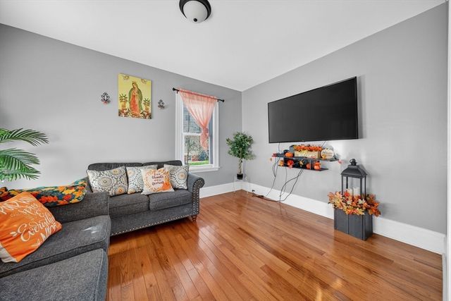 173 Glennon St, New Bedford, MA 02745