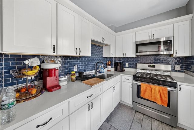 173 Glennon St, New Bedford, MA 02745