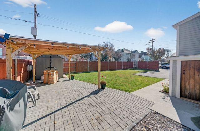 173 Glennon St, New Bedford, MA 02745