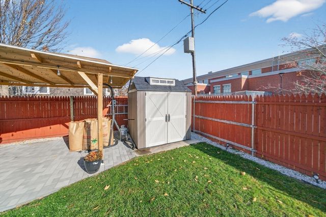 173 Glennon St, New Bedford, MA 02745