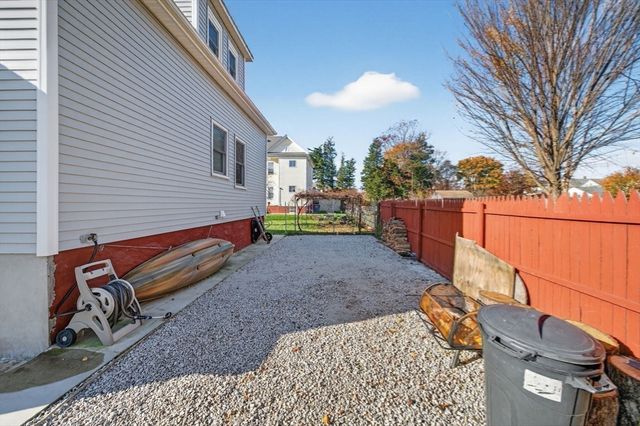 173 Glennon St, New Bedford, MA 02745