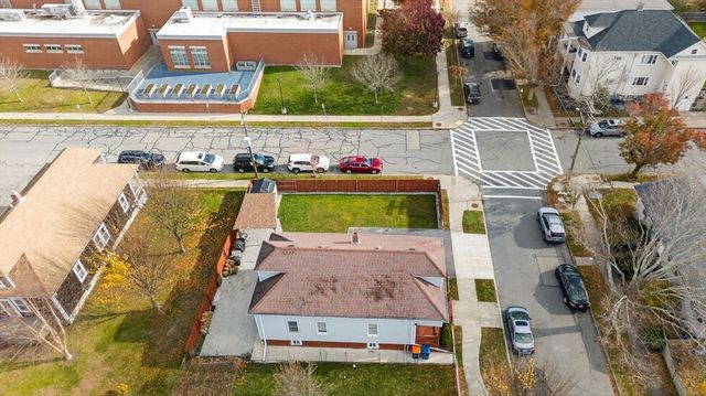 173 Glennon St, New Bedford, MA 02745