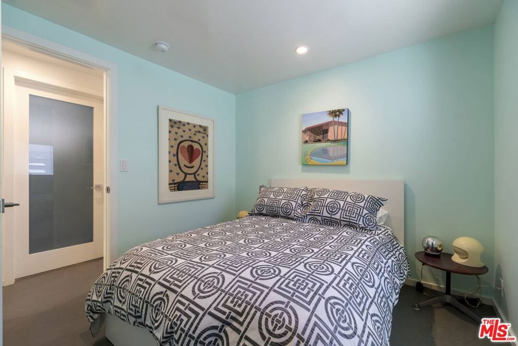 Image 12 of property listing at 29 Paradise Cove Road, Malibu, CA 90265