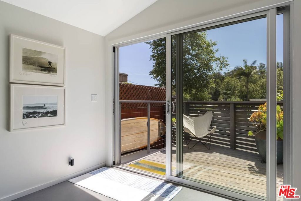 Image 3 of property listing at 29 Paradise Cove Road, Malibu, CA 90265