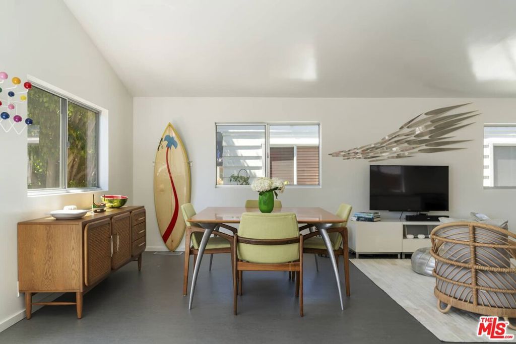 Image 4 of property listing at 29 Paradise Cove Road, Malibu, CA 90265