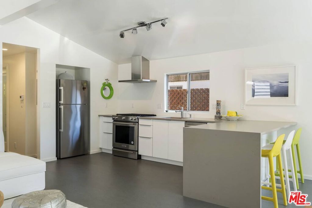 Image 8 of property listing at 29 Paradise Cove Road, Malibu, CA 90265