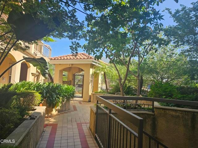 2930 Fairway Avenue 105, La Crescenta, CA 91214