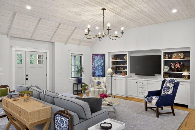 27 Evangeline Road, Falmouth, MA 02540