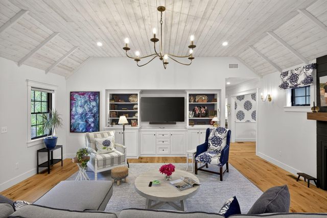 27 Evangeline Road, Falmouth, MA 02540