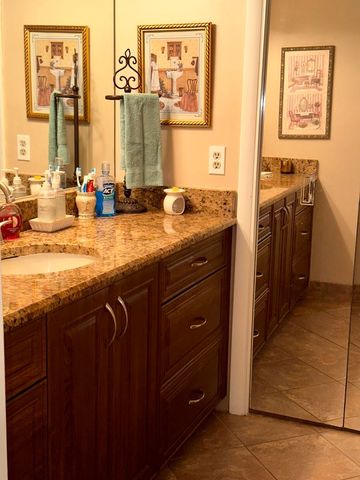 6698 10th Avenue N 106, Lake Worth, FL 33467