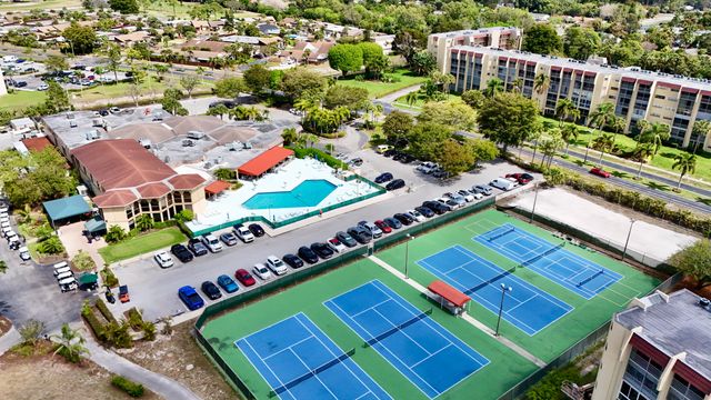 6698 10th Avenue N 106, Lake Worth, FL 33467
