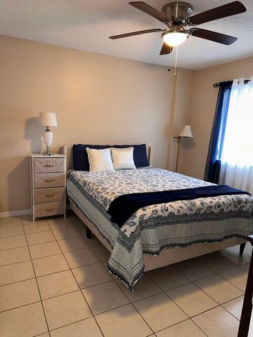 6698 10th Avenue N 106, Lake Worth, FL 33467