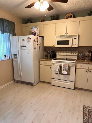 6698 10th Avenue N 106, Lake Worth, FL 33467