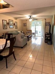 6698 10th Avenue N 106, Lake Worth, FL 33467