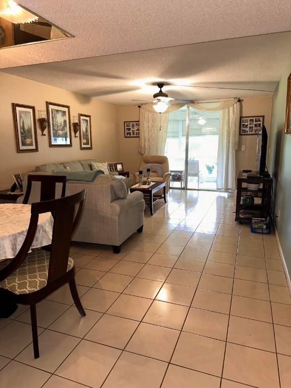 6698 10th Avenue N 106, Lake Worth, FL 33467