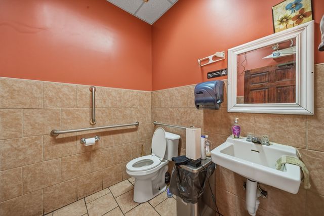 518 S Western Avenue, Chicago, IL 60612