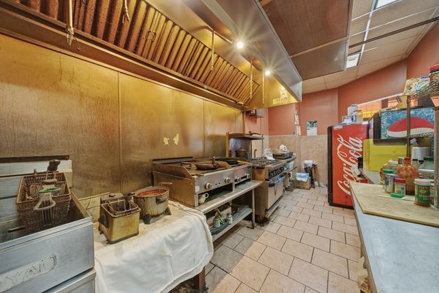 518 S Western Avenue, Chicago, IL 60612