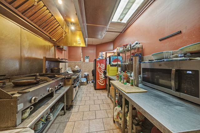 518 S Western Avenue, Chicago, IL 60612