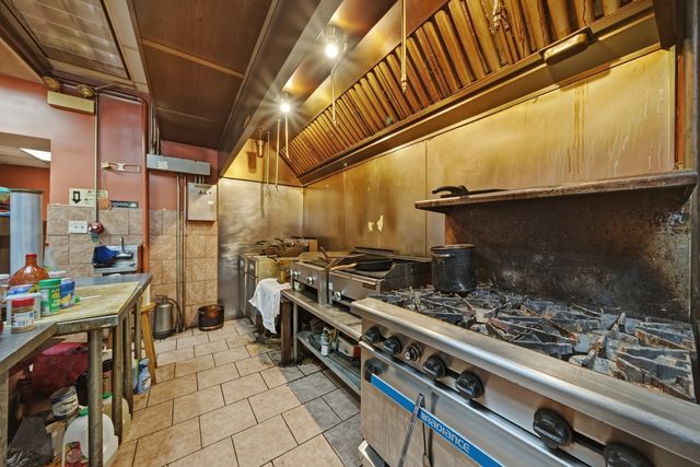 518 S Western Avenue, Chicago, IL 60612