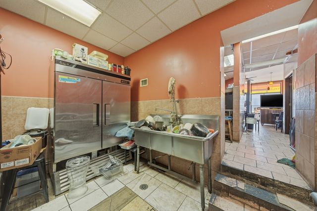 518 S Western Avenue, Chicago, IL 60612