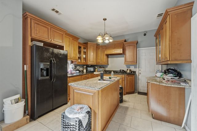 518 S Western Avenue, Chicago, IL 60612