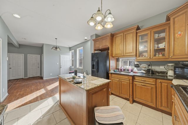 518 S Western Avenue, Chicago, IL 60612